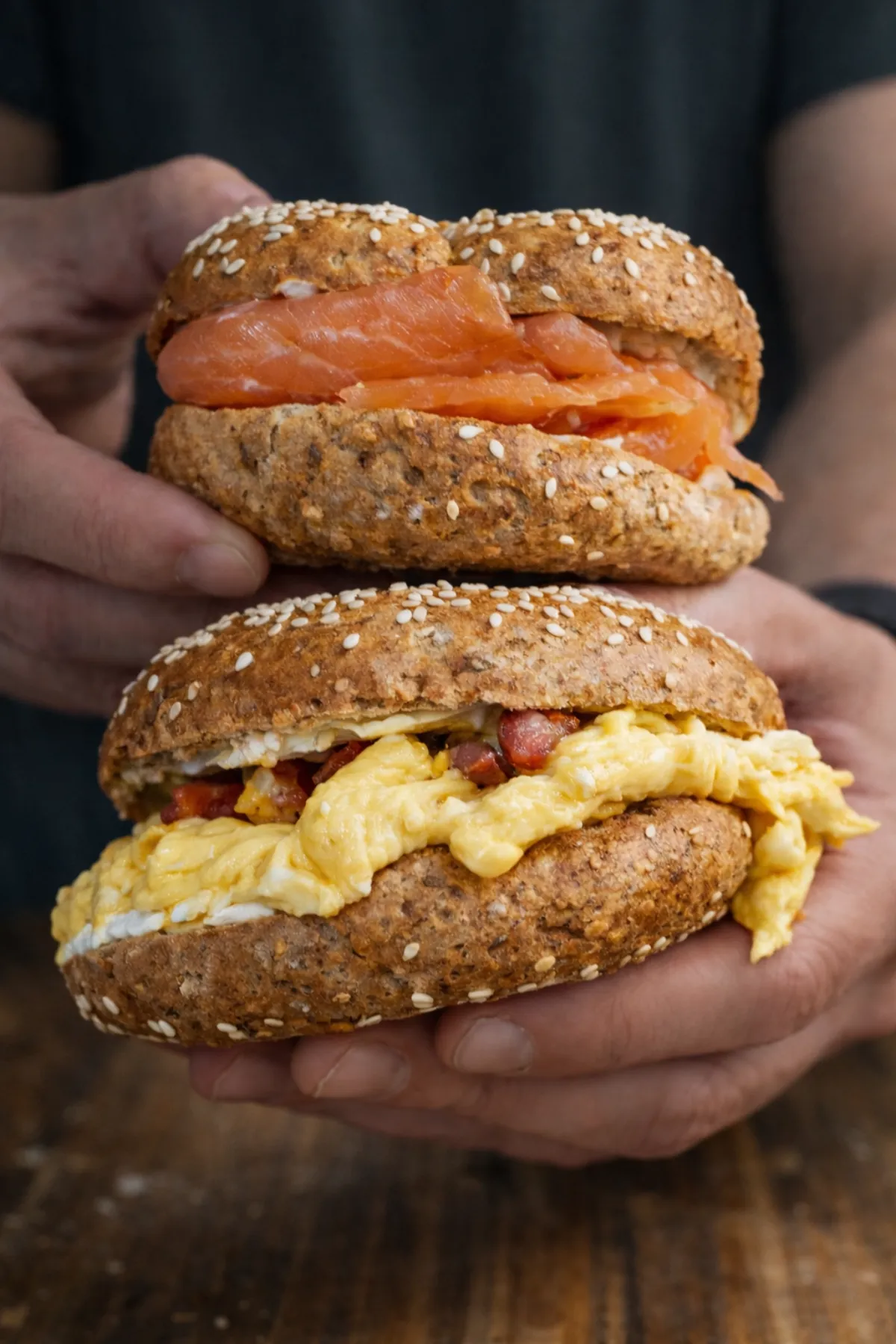 Bagel cu somon — 25g proteine, 300 kcal, 15 min